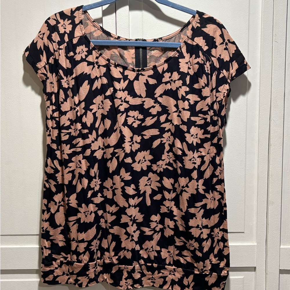 LOFT Floral Print Women's Top Size Large‎